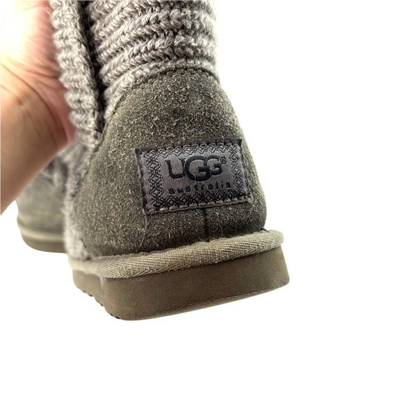 UGG Cardy classic boots in gray. Size 8 - Picture 4 of 6